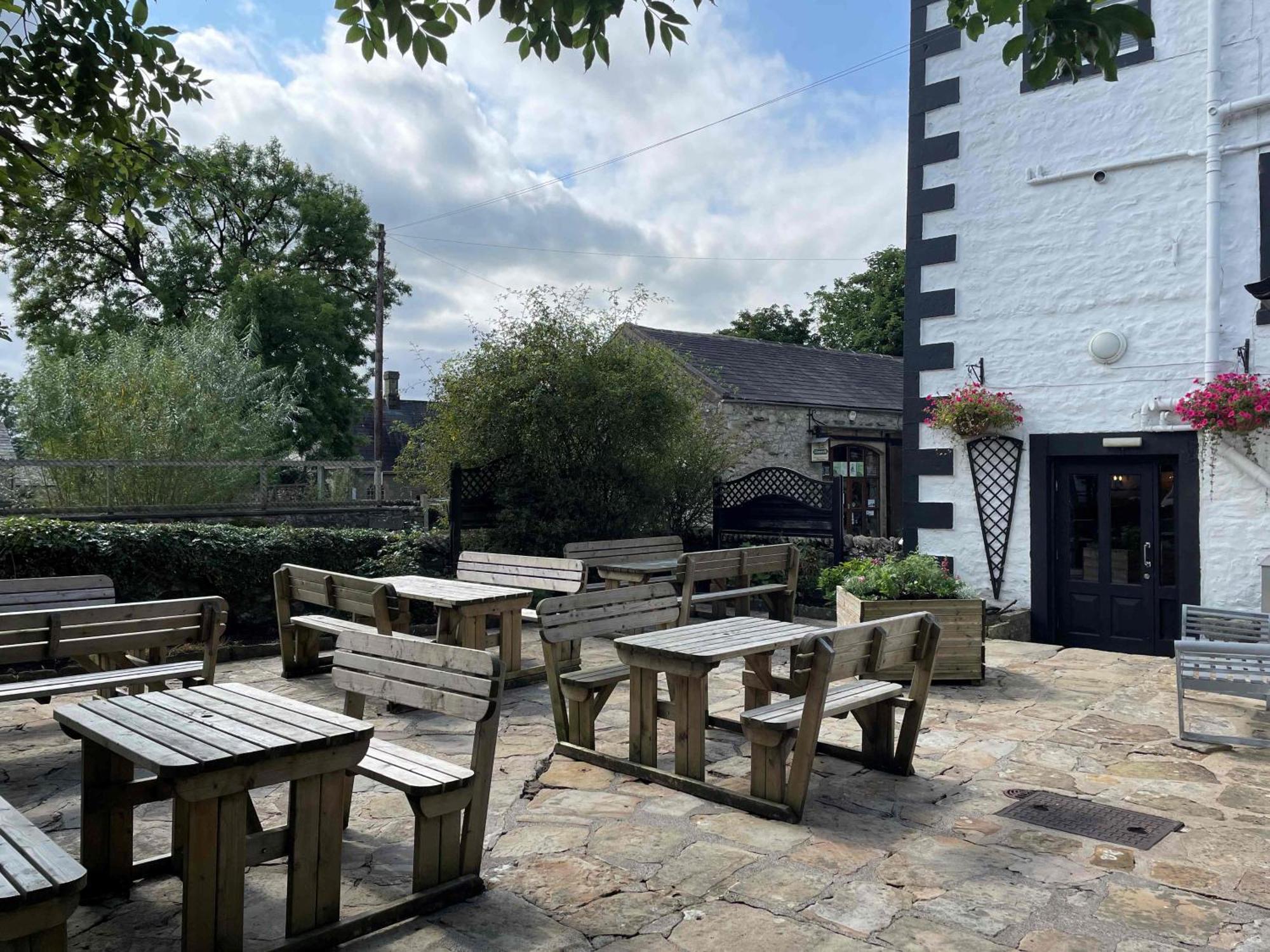 New Inn Hotel Clapham  Exterior photo