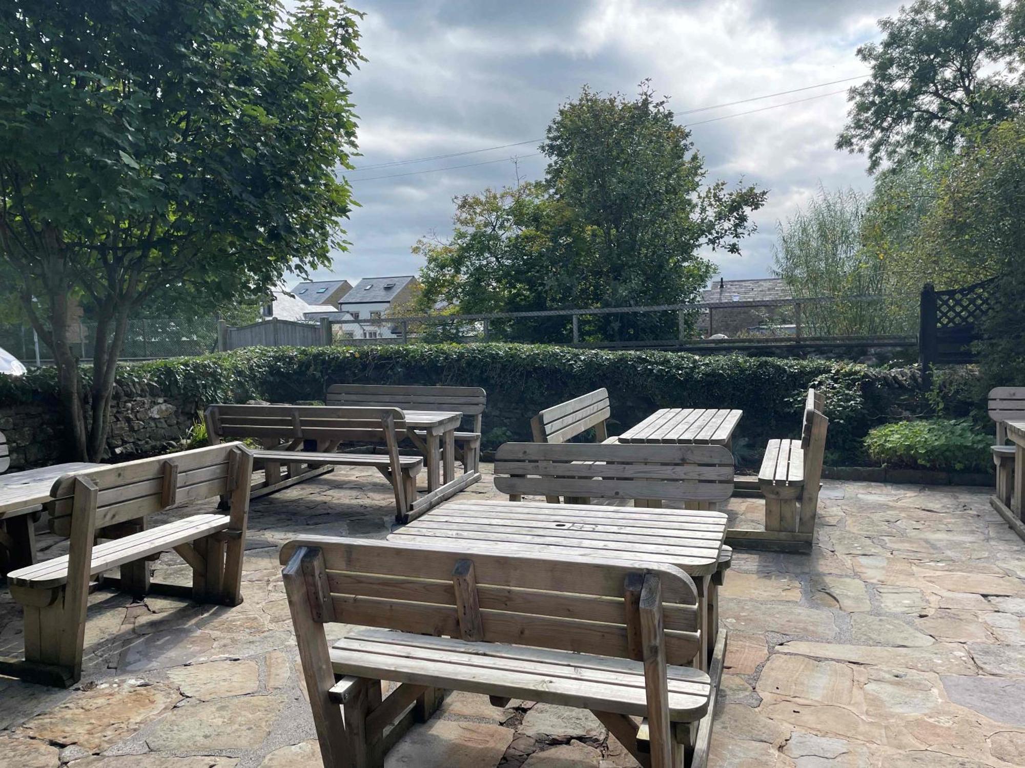New Inn Hotel Clapham  Exterior photo